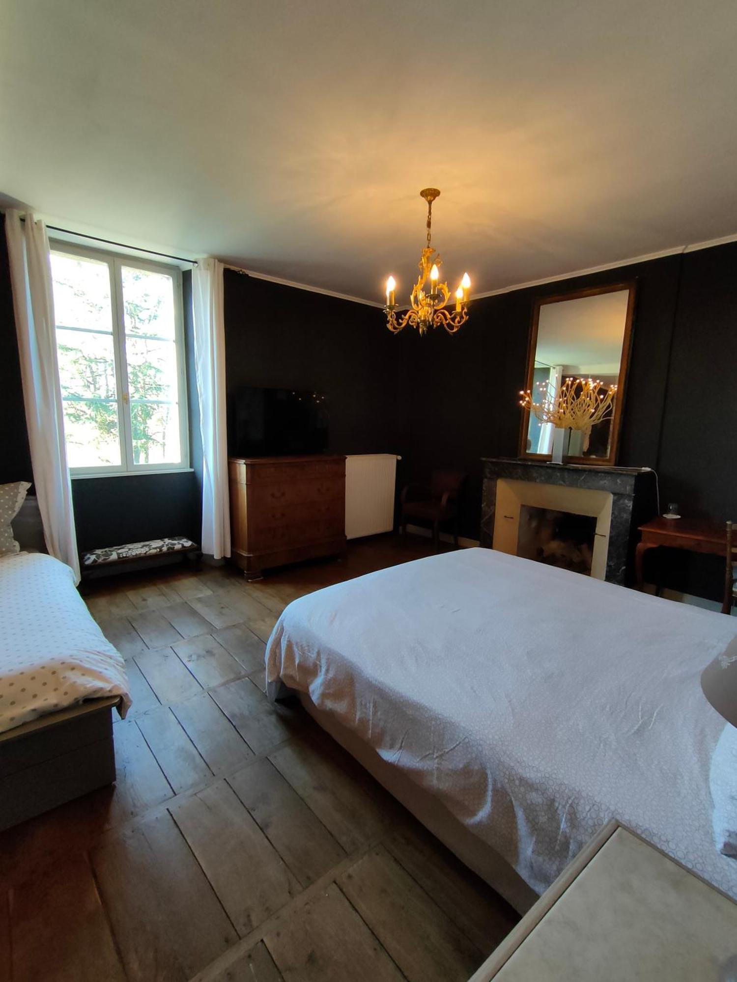Bed and Breakfast Domaine De Panissac Berneuil  Zimmer foto